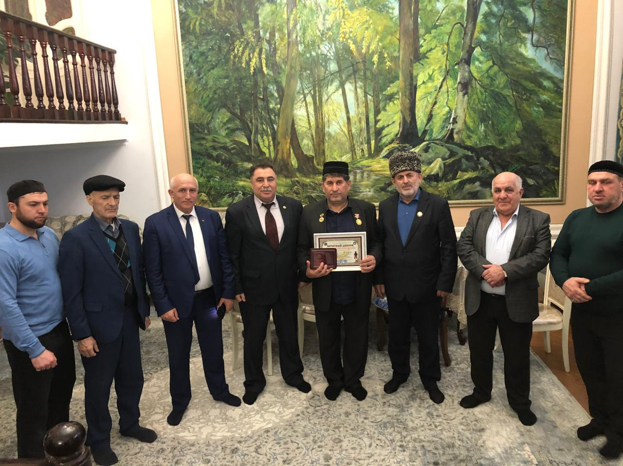 Составитель уникального рукописного Корана Сулемен Аширлаев награжден золотым орденом общественного признания «Честь и гордость Дагестана – золотой орёл»